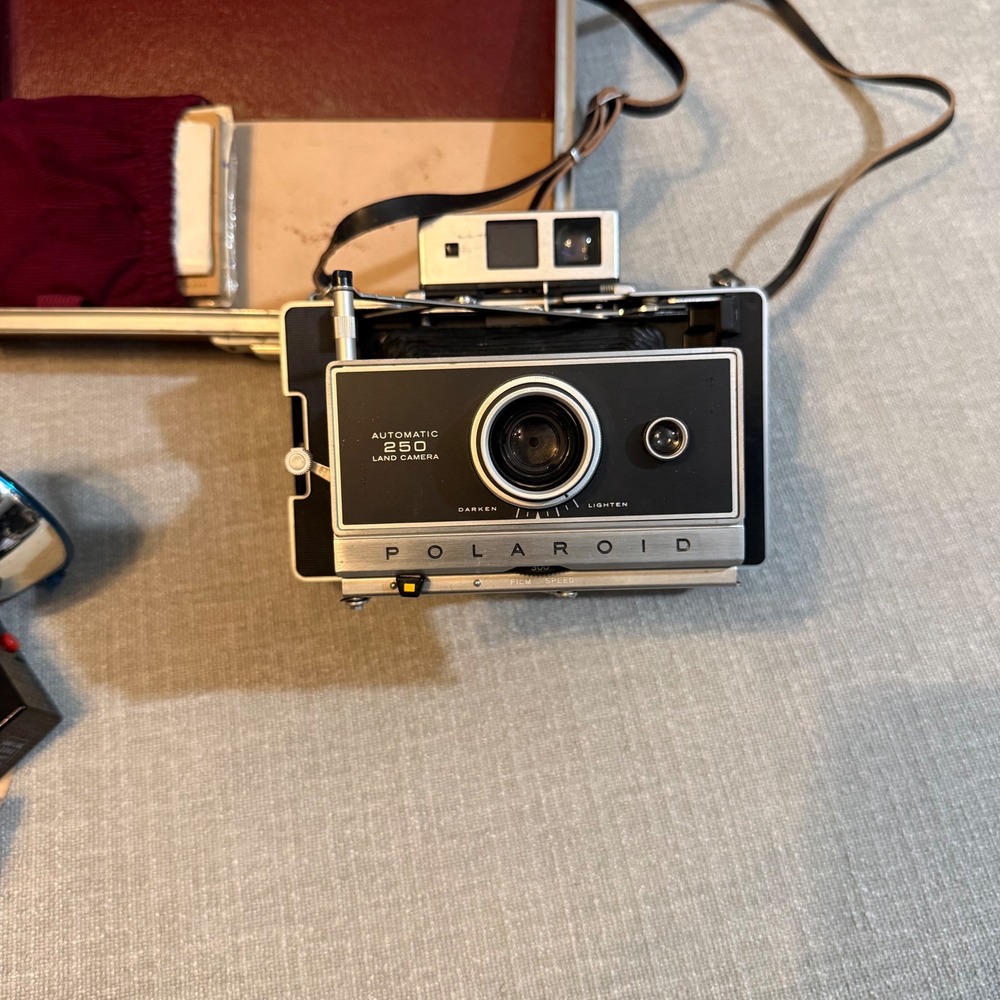 Vintage Polaroid 250 Land Camera Automatic Instant Film Zeiss Ikon Bellows Flash